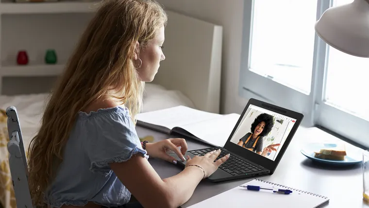 BETT 2025: Acer anuncia Chromebooks robustos, monitores dobráveis de ecrã duplo e mais