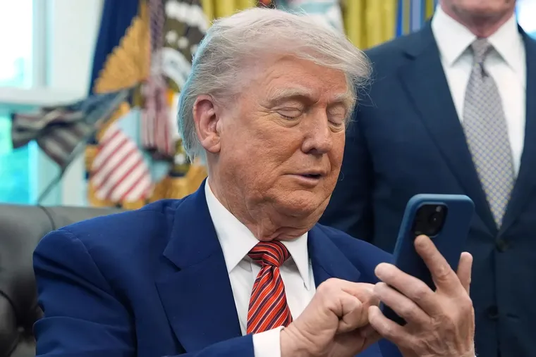 Trump T1 Phone é só uma cópia da HTC